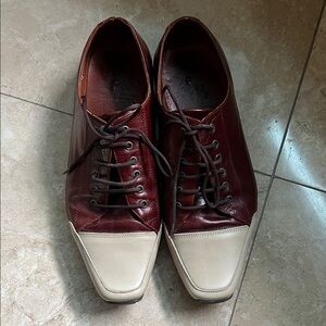 Elegant Men's Leather Oxfords in Burgundy and Cream